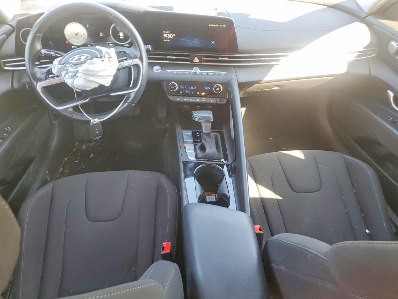 2023 HYUNDAI ELANTRA SEL — Фото 8 из 12