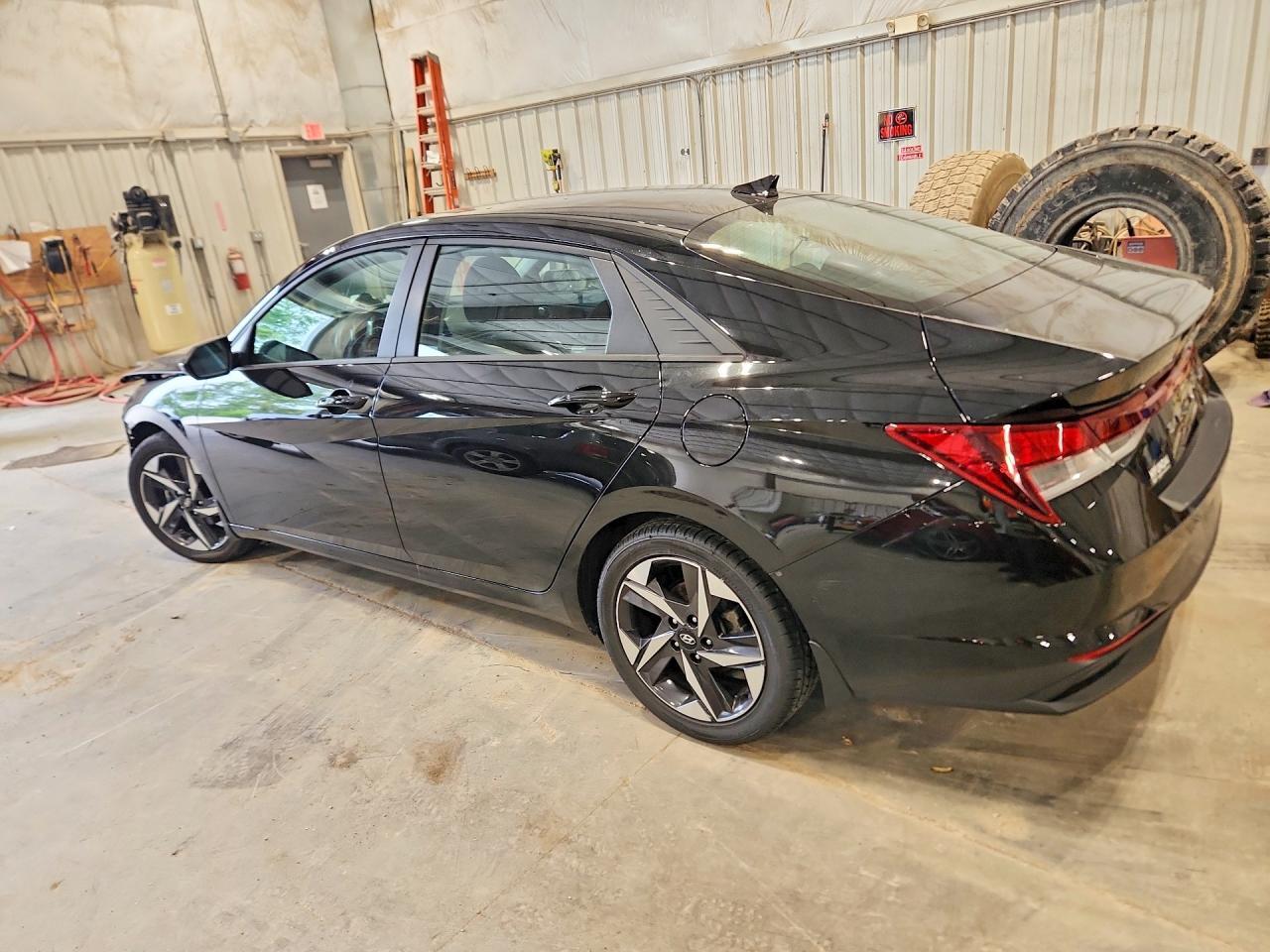2023 HYUNDAI ELANTRA SEL — Фото 2 из 12