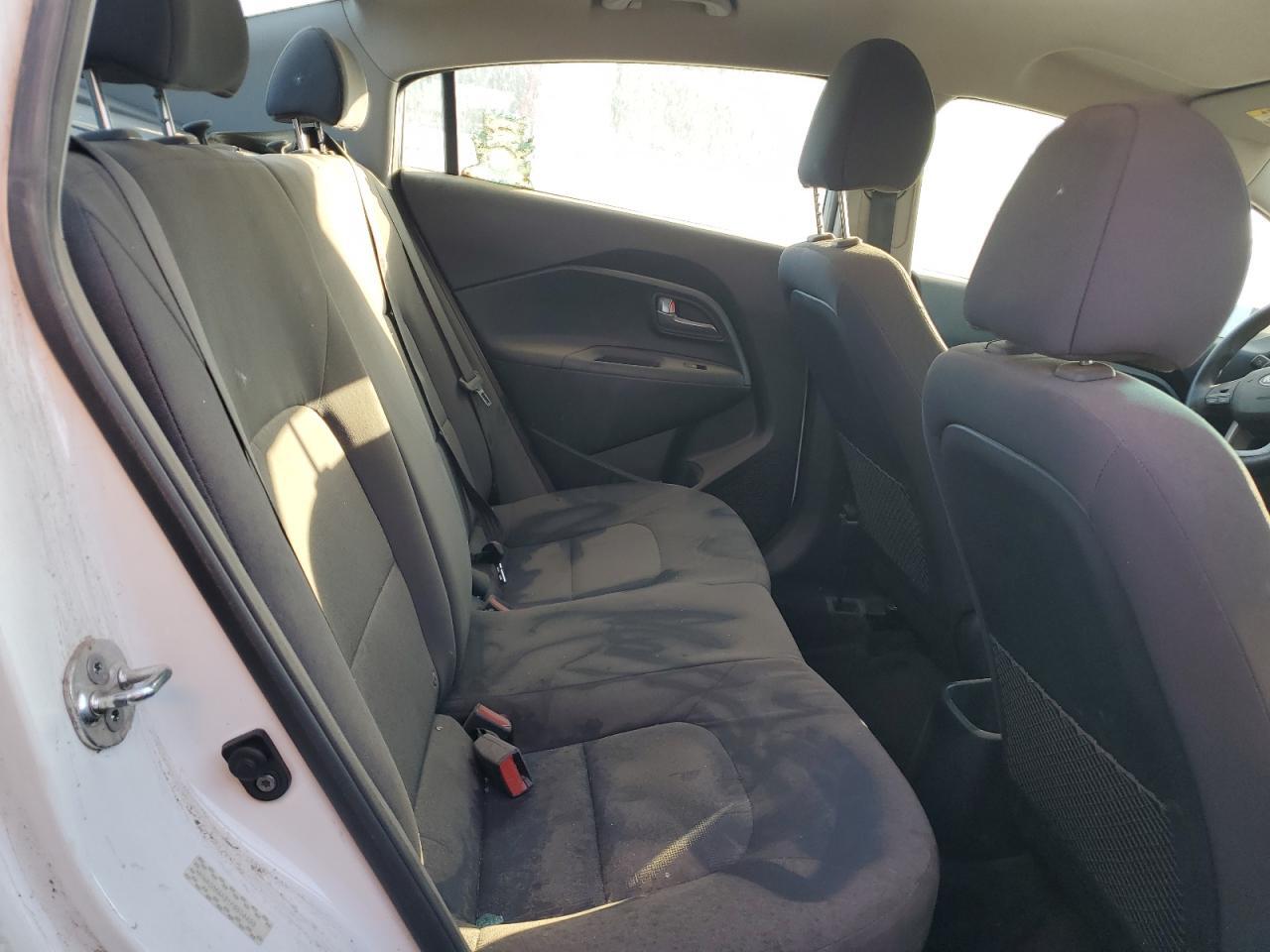 2015 KIA RIO LX — Фото 10 из 12