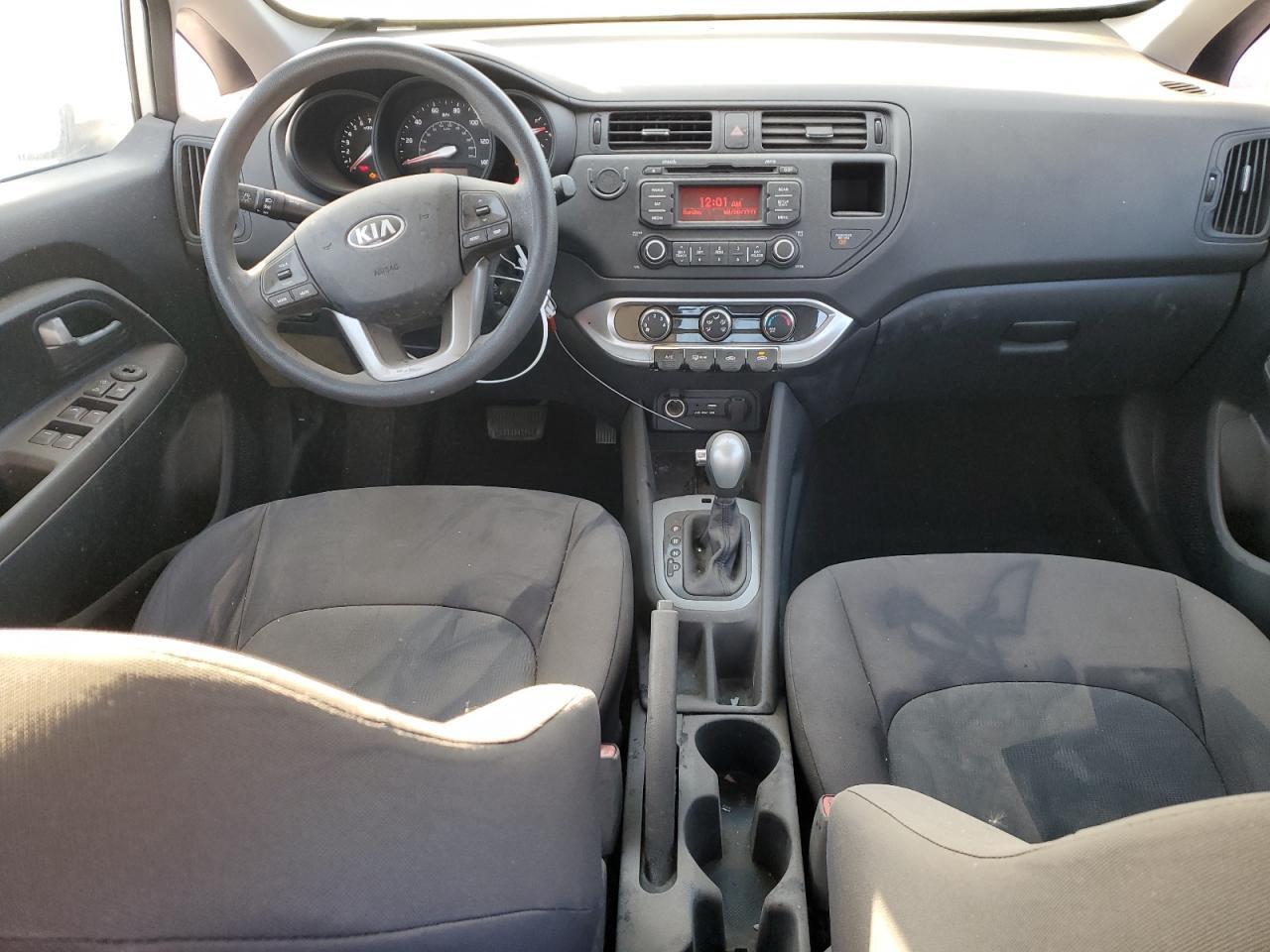 2015 KIA RIO LX — Фото 8 из 12
