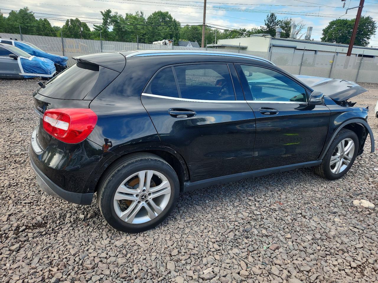 2018 MERCEDES-BENZ GLA 250 4MATIC — Фото 3 из 14