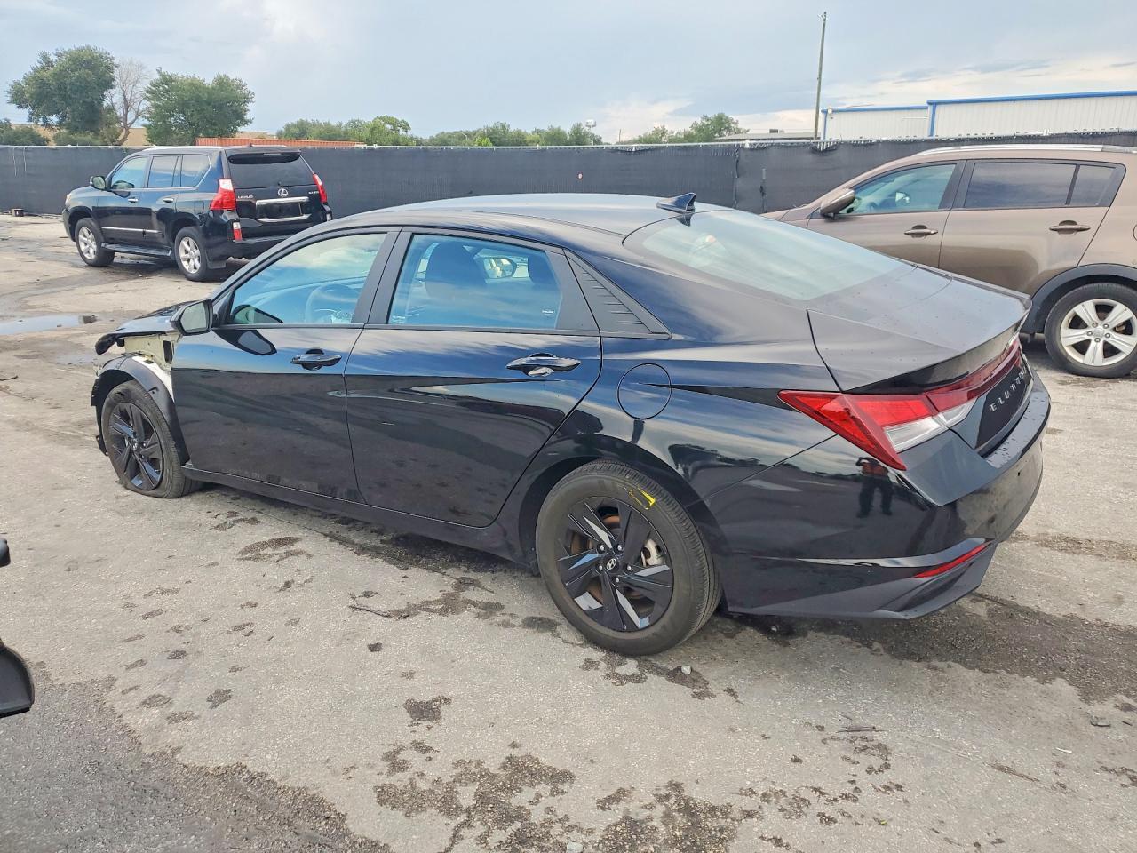2023 HYUNDAI ELANTRA SEL — Фото 2 из 13