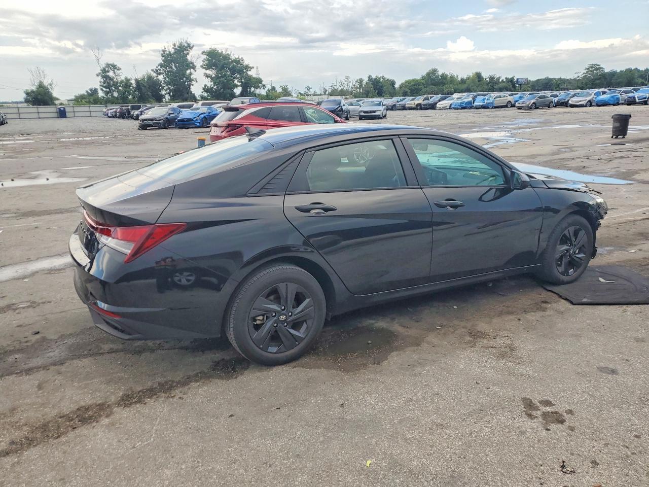2023 HYUNDAI ELANTRA SEL — Фото 3 из 13