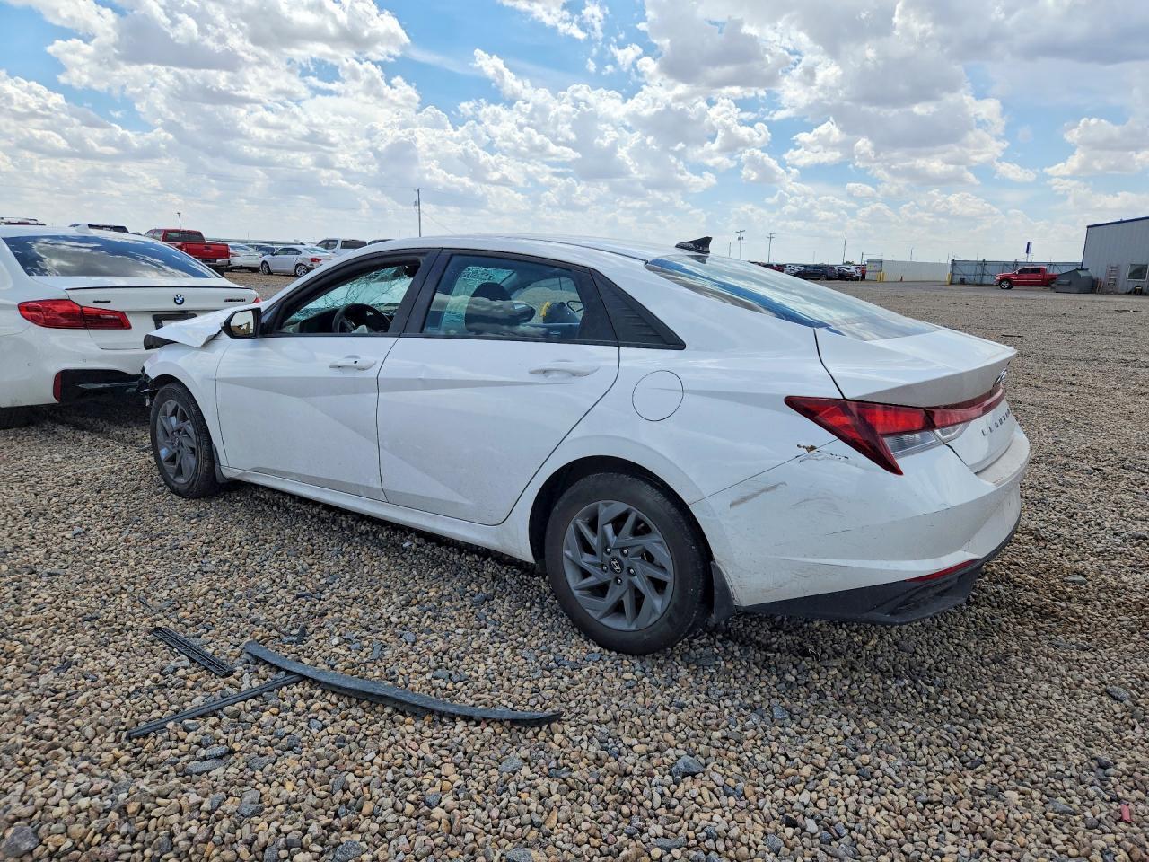 2023 HYUNDAI ELANTRA SEL — Фото 2 из 12