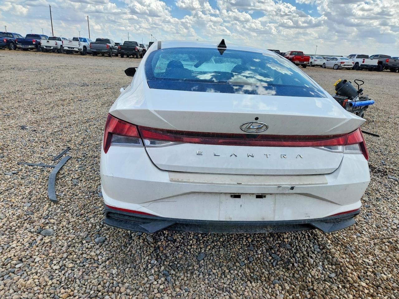 2023 HYUNDAI ELANTRA SEL — Фото 6 из 12