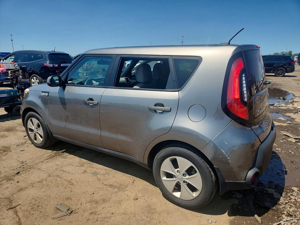 KNDJN2A24F7220596 2015 KIA SOUL photo no. 2
