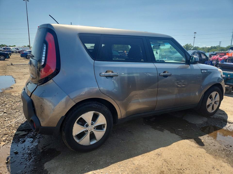 KNDJN2A24F7220596 2015 KIA SOUL photo no. 3