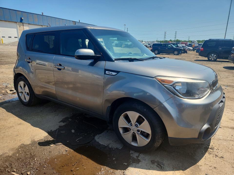 KNDJN2A24F7220596 2015 KIA SOUL photo no. 4