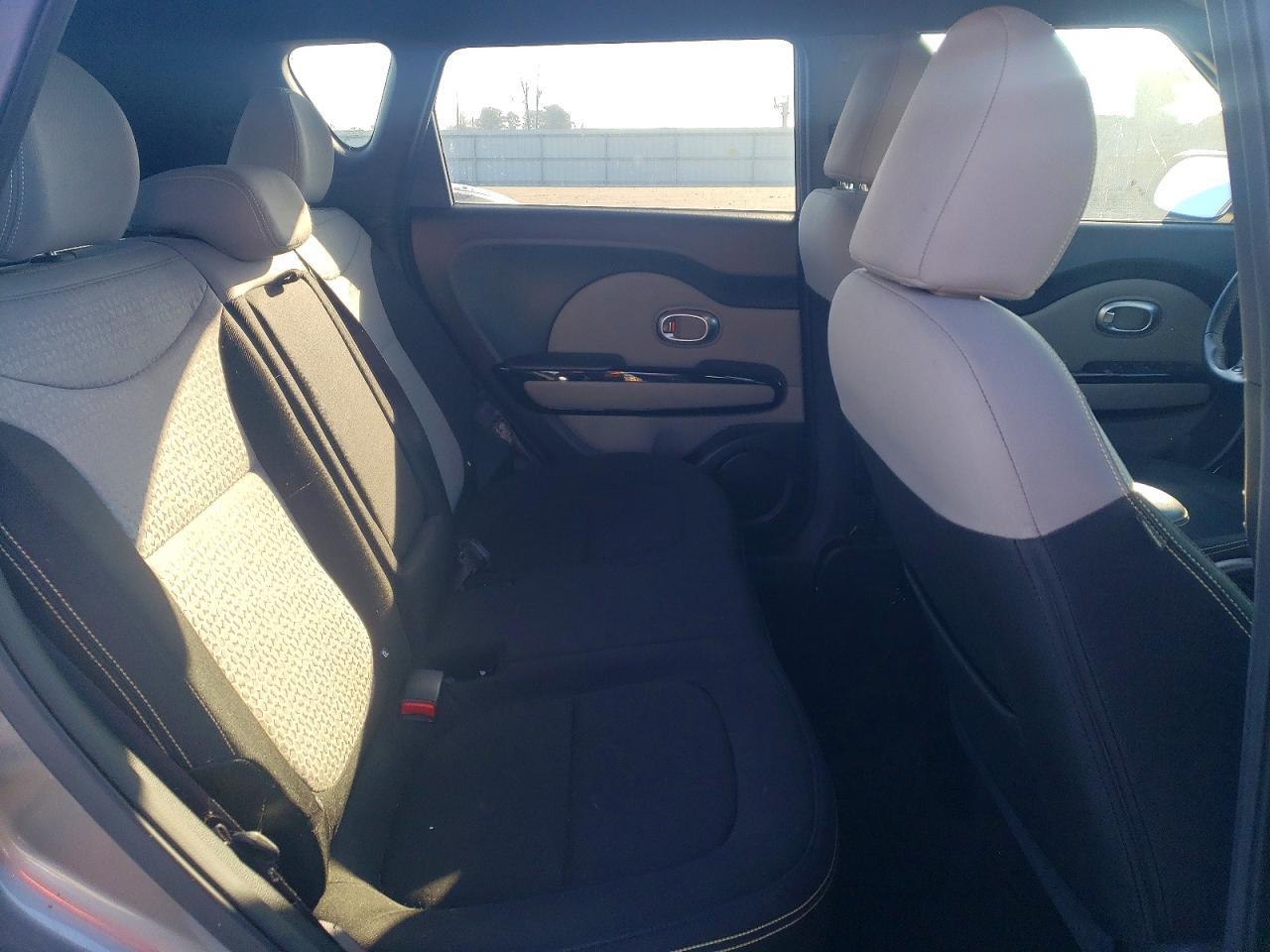 2015 KIA SOUL + — Фото 11 из 13