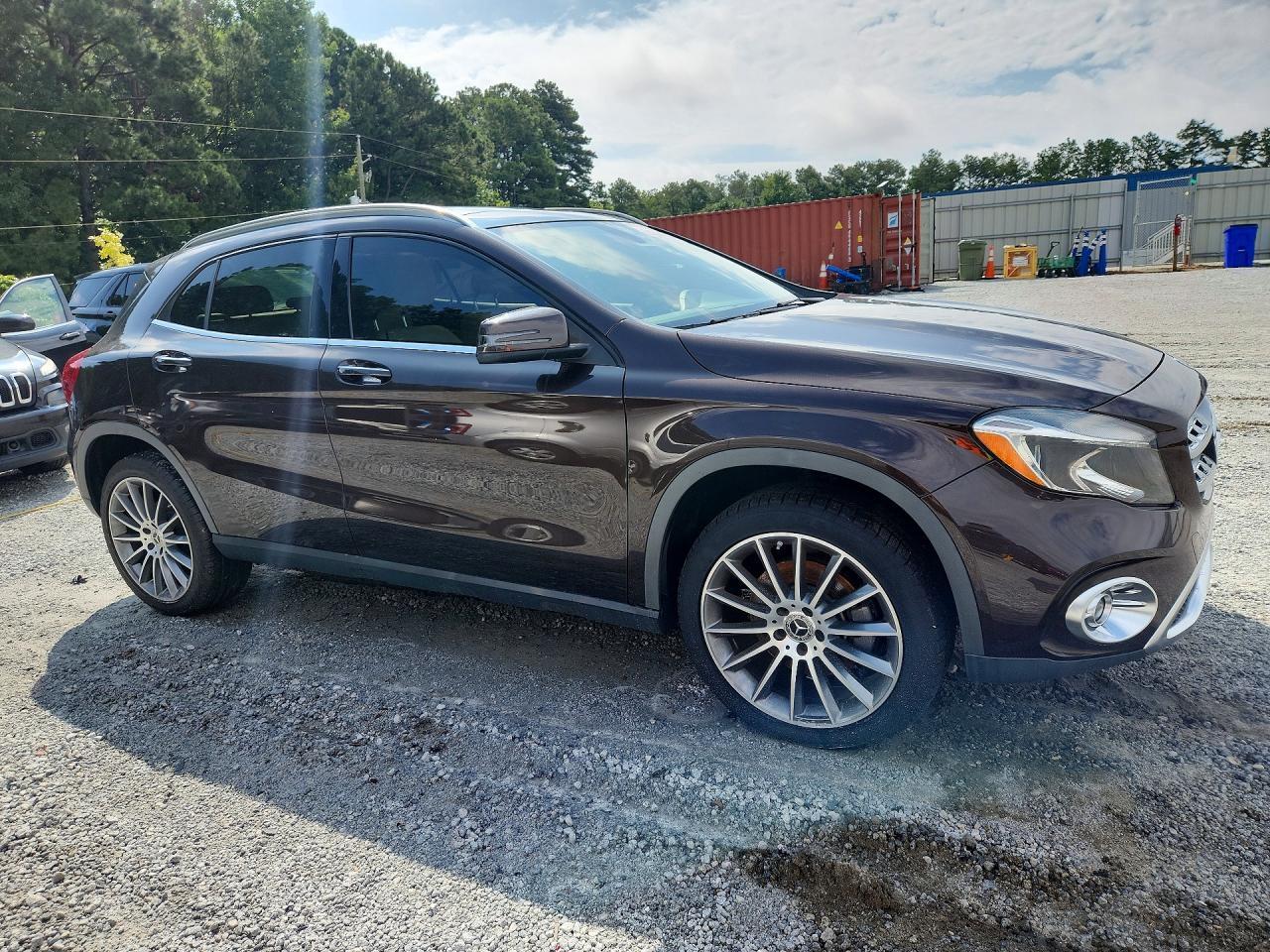 2018 MERCEDES-BENZ GLA 250 — Фото 4 из 12