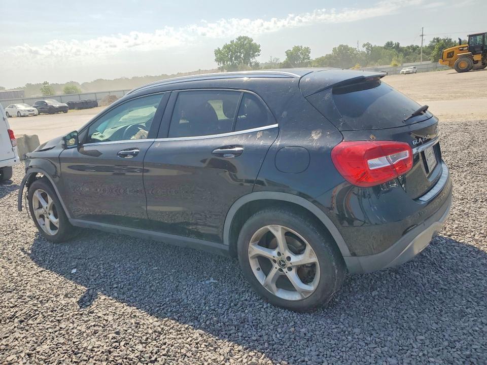 2018 MERCEDES-BENZ GLA 250 — Фото 2 из 13