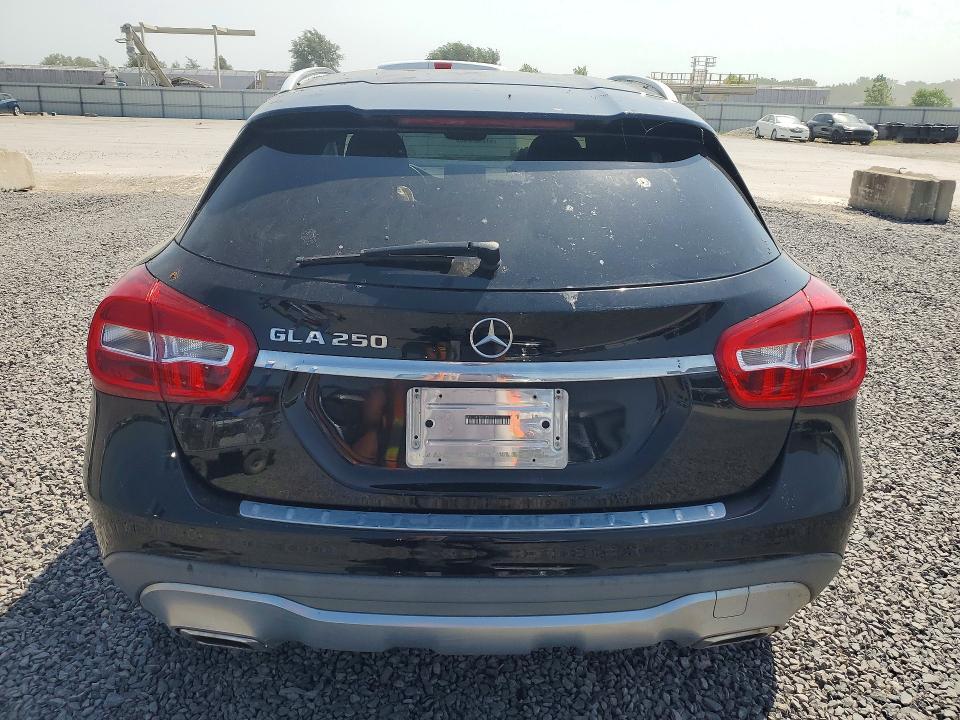 2018 MERCEDES-BENZ GLA 250 — Фото 6 из 13