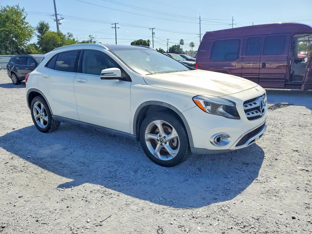 2018 MERCEDES-BENZ GLA 250 — Фото 4 из 13
