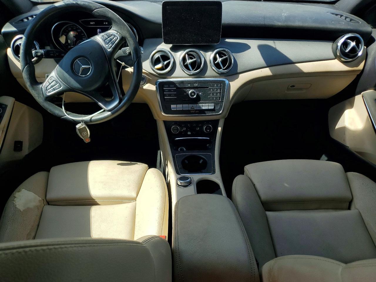 2018 MERCEDES-BENZ GLA 250 — Фото 8 из 13