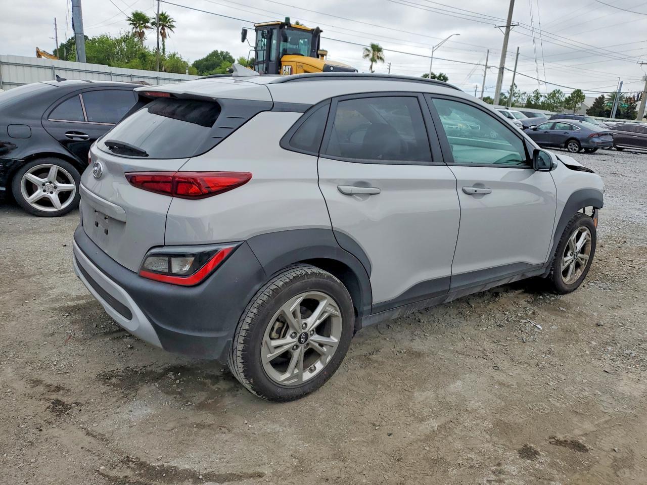 2023 HYUNDAI KONA SEL — Фото 3 из 14