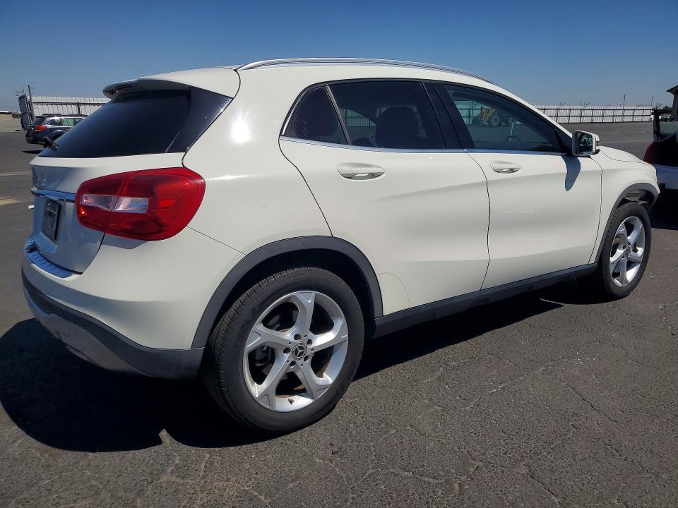 2018 MERCEDES-BENZ GLA 250 — Фото 3 из 14