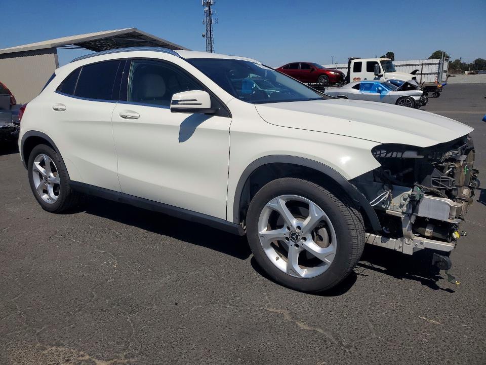 2018 MERCEDES-BENZ GLA 250 — Фото 4 из 14