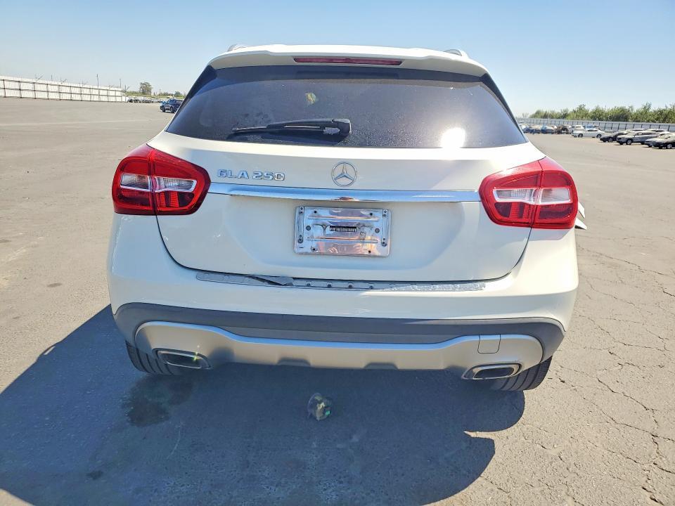 2018 MERCEDES-BENZ GLA 250 — Фото 6 из 14