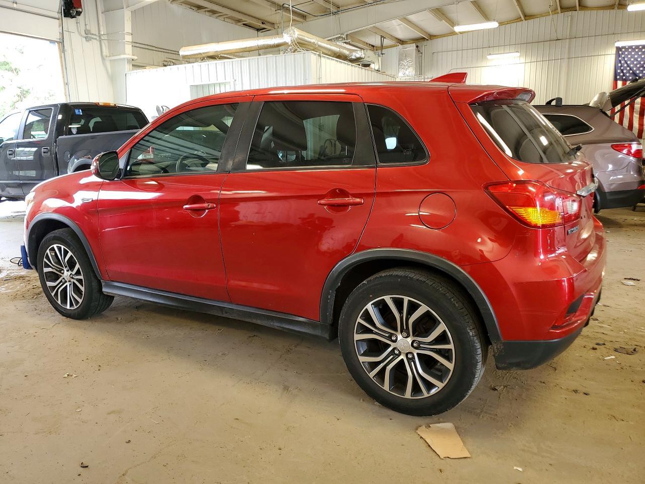 2018 MITSUBISHI OUTLANDER SPORT ES — Фото 2 из 13