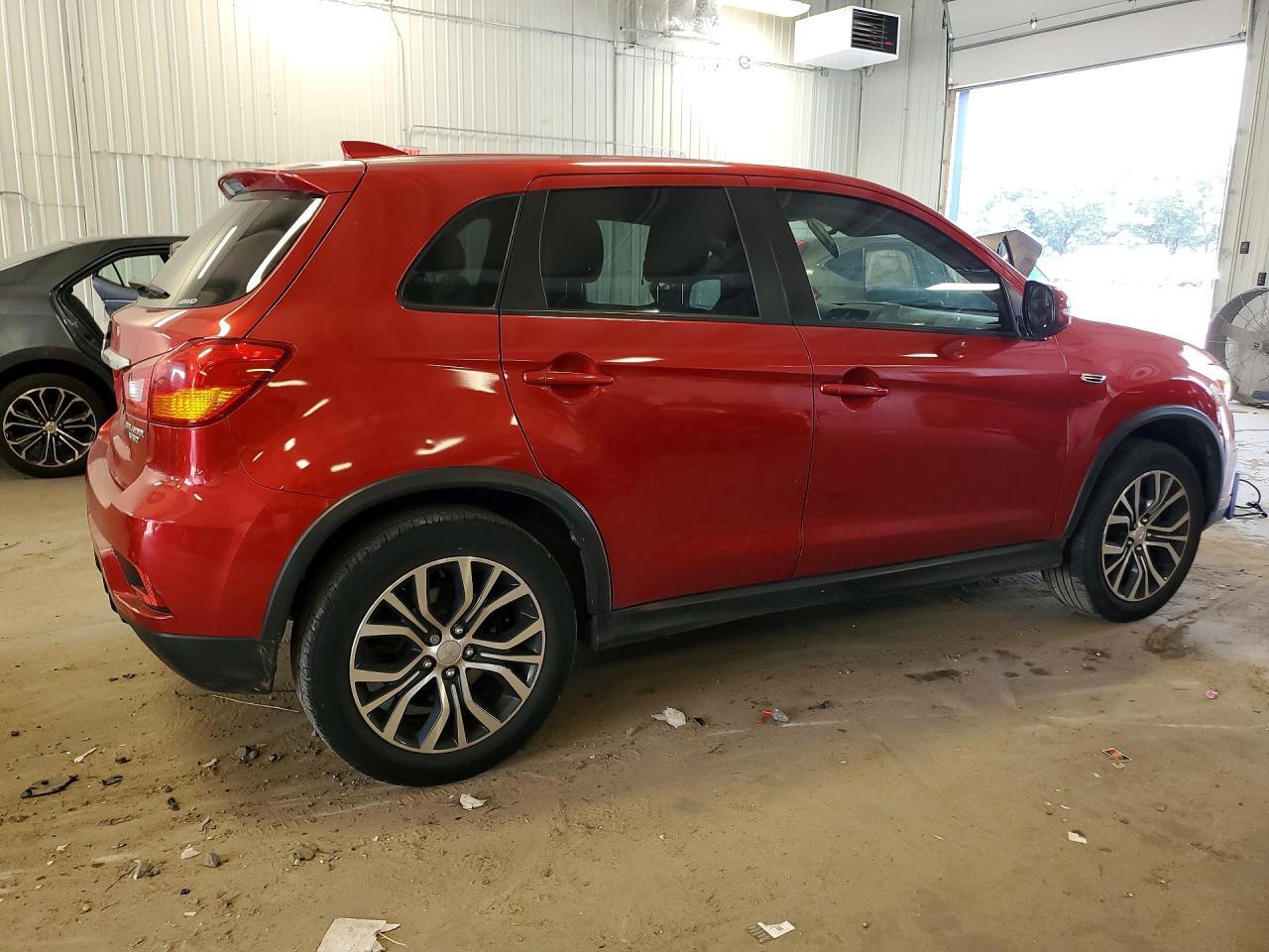 2018 MITSUBISHI OUTLANDER SPORT ES — Фото 3 из 13