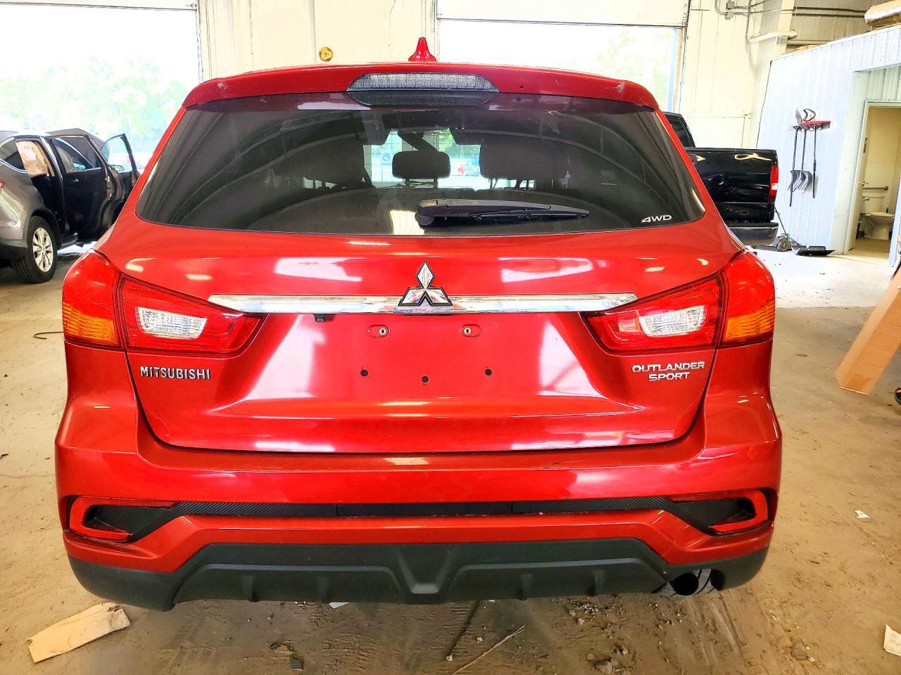 2018 MITSUBISHI OUTLANDER SPORT ES — Фото 6 из 13
