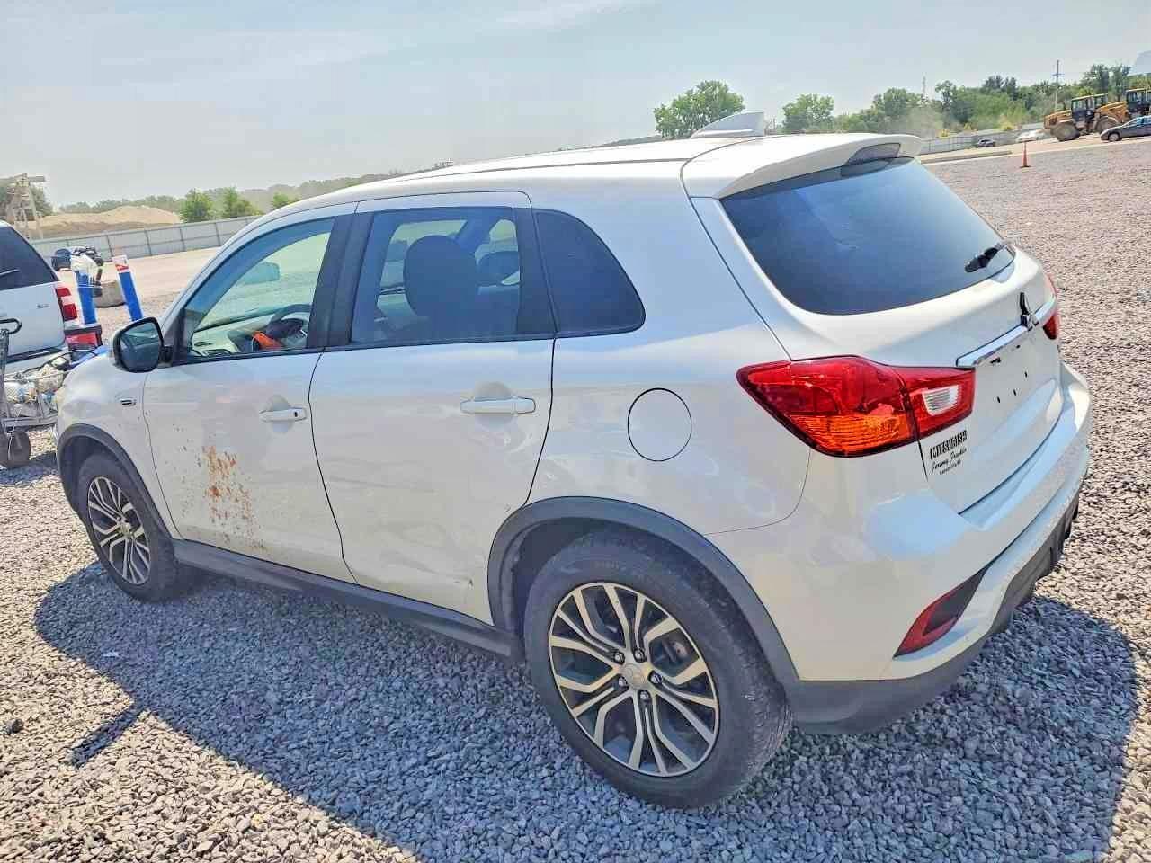 2018 MITSUBISHI OUTLANDER SPORT ES — Фото 2 из 13