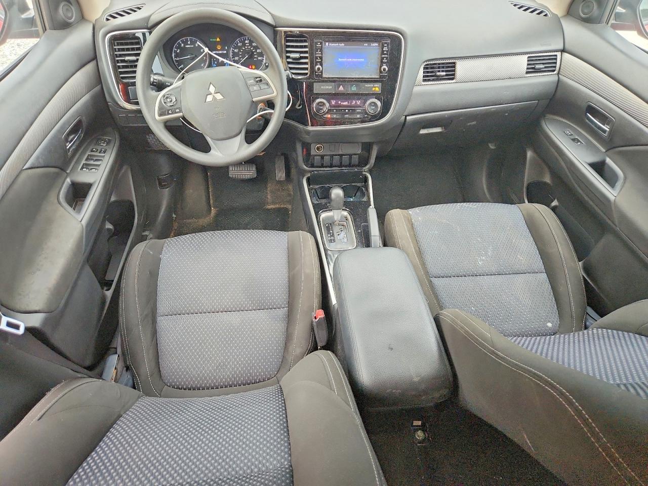 2018 MITSUBISHI OUTLANDER ES — Фото 8 из 13