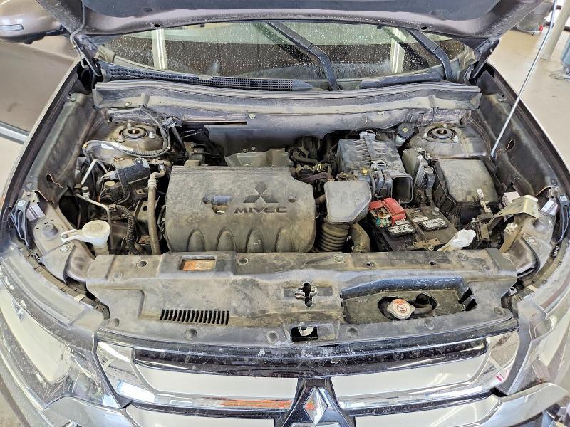 JA4AZ3A32JZ053911 2018 MITSUBISHI OUTLANDER photo no. 12