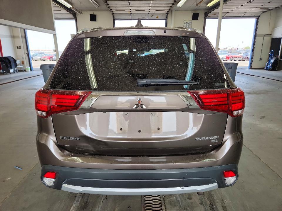 JA4AZ3A32JZ053911 2018 MITSUBISHI OUTLANDER photo no. 6