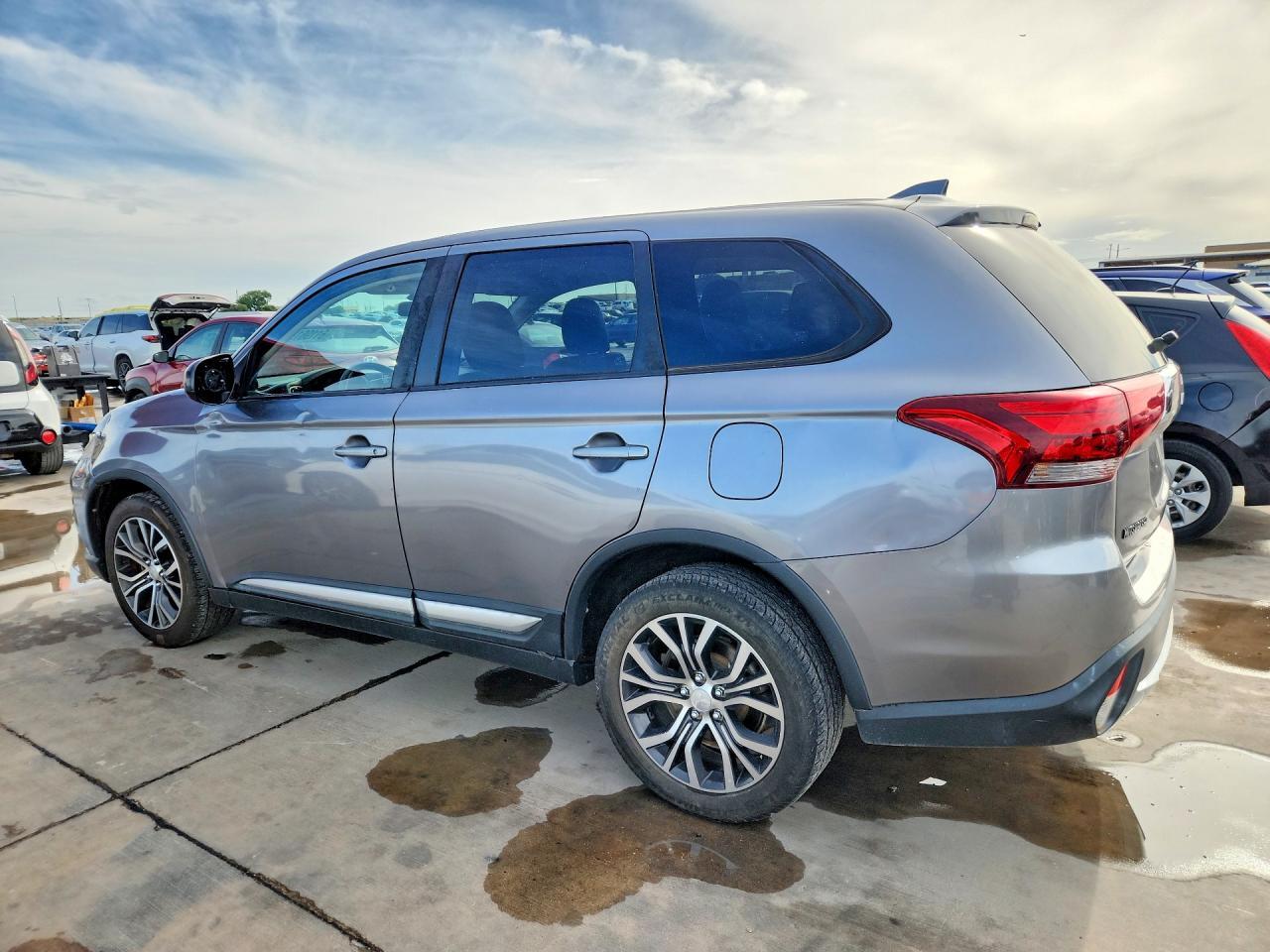 2018 MITSUBISHI OUTLANDER ES — Фото 2 из 13