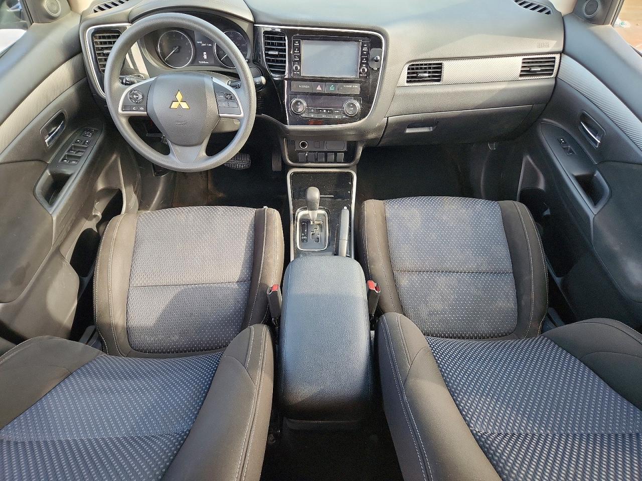 2018 MITSUBISHI OUTLANDER ES — Фото 8 из 13