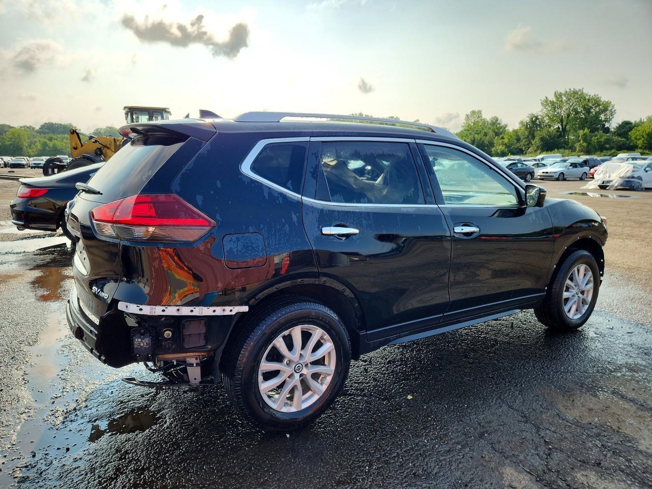 2018 NISSAN ROGUE SV — Фото 3 из 14