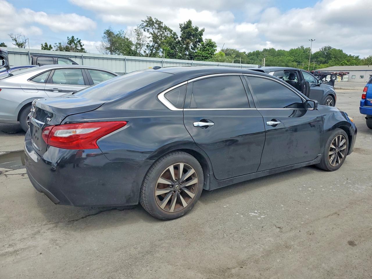 2018 NISSAN ALTIMA 2.5 SV — Фото 3 из 12