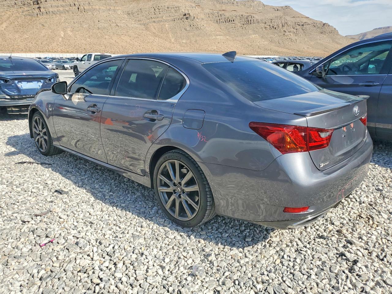 2015 LEXUS GS 350 — Фото 2 из 12