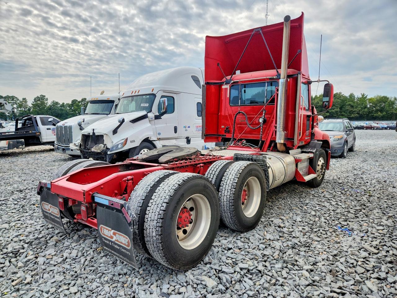 2015 MACK CXU613 SEMI TRUCK — Фото 3 из 13