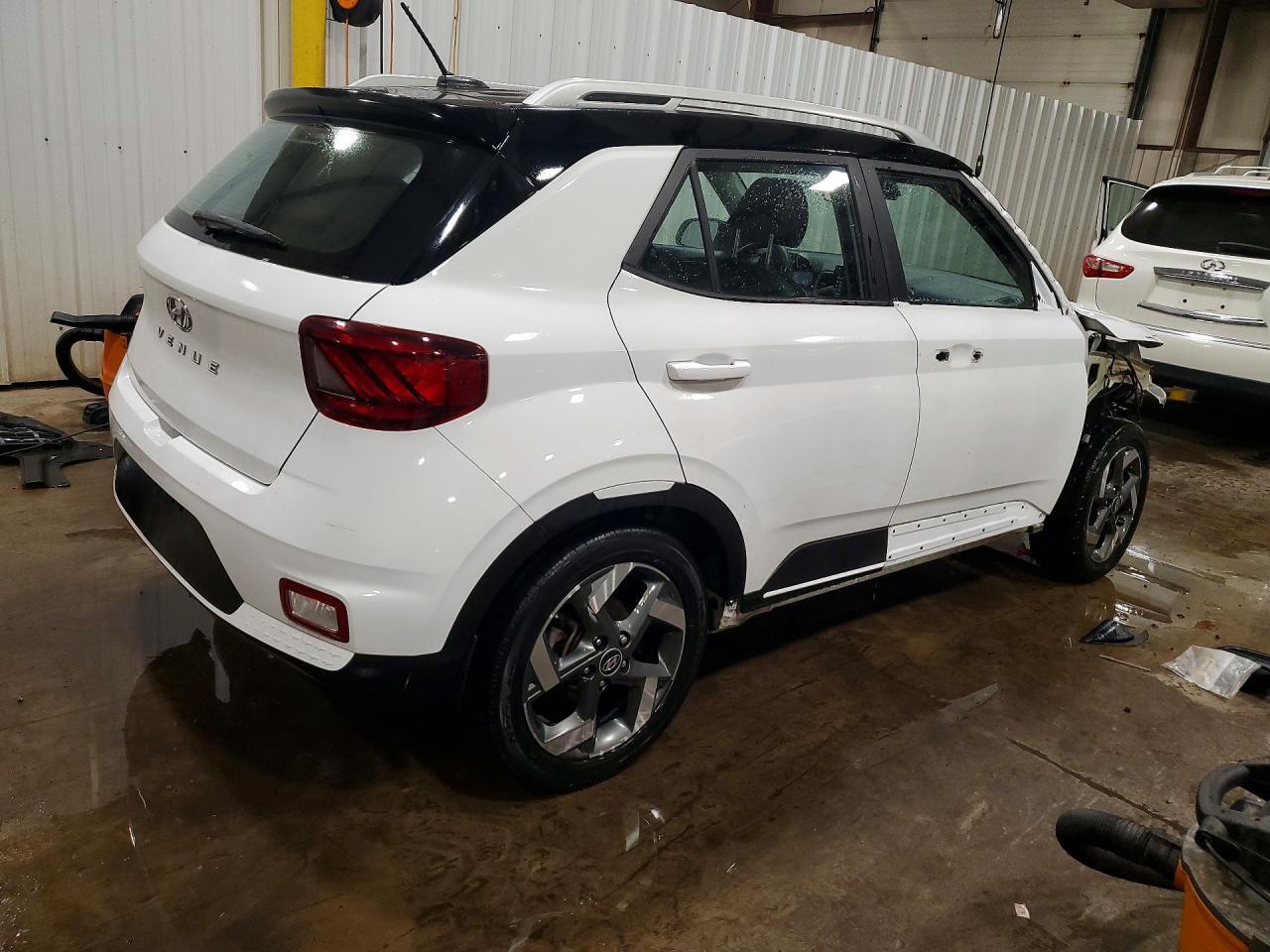 2023 HYUNDAI VENUE LIMITED — Фото 3 из 14