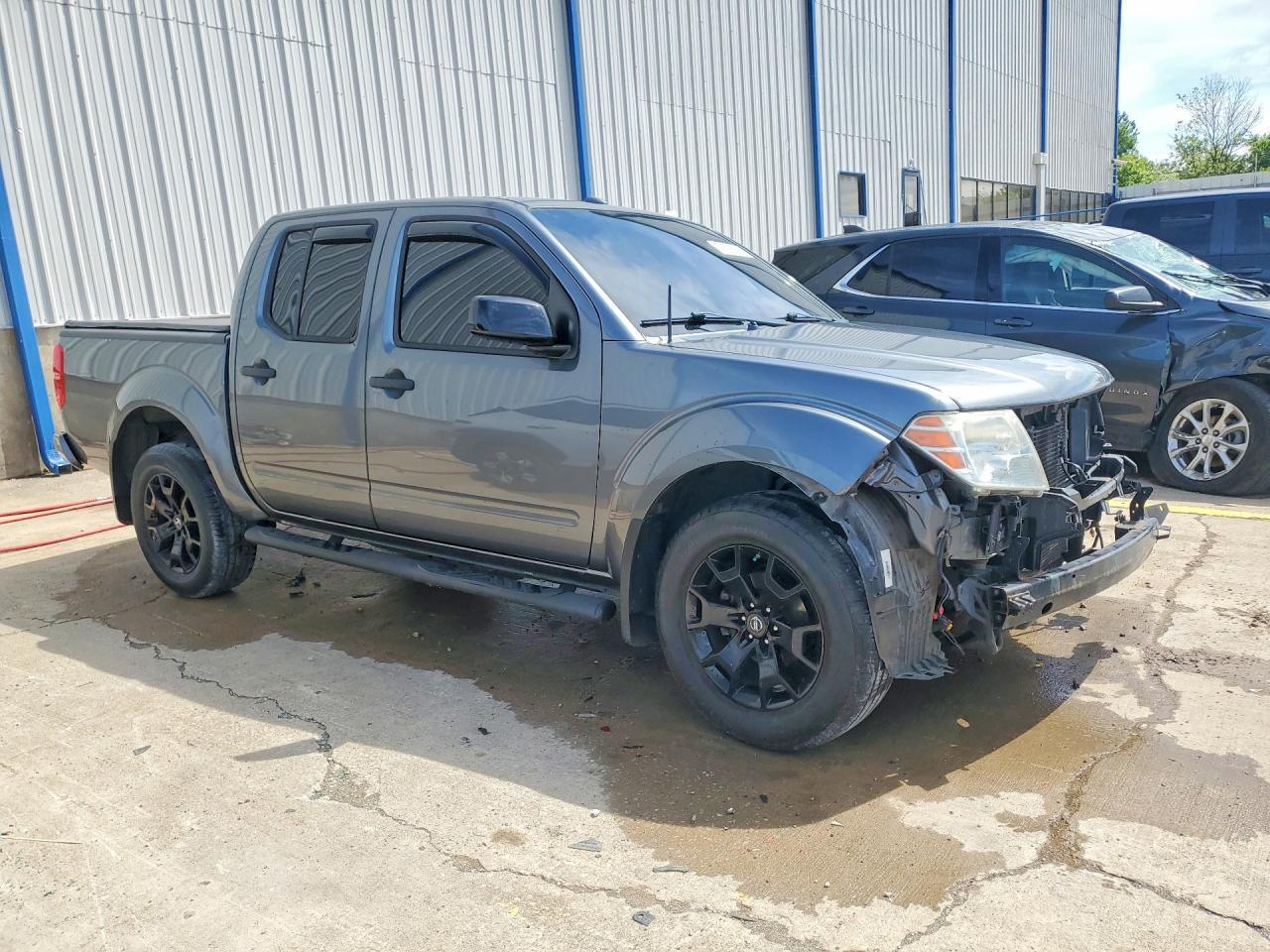 2018 NISSAN FRONTIER SV — Фото 4 из 13