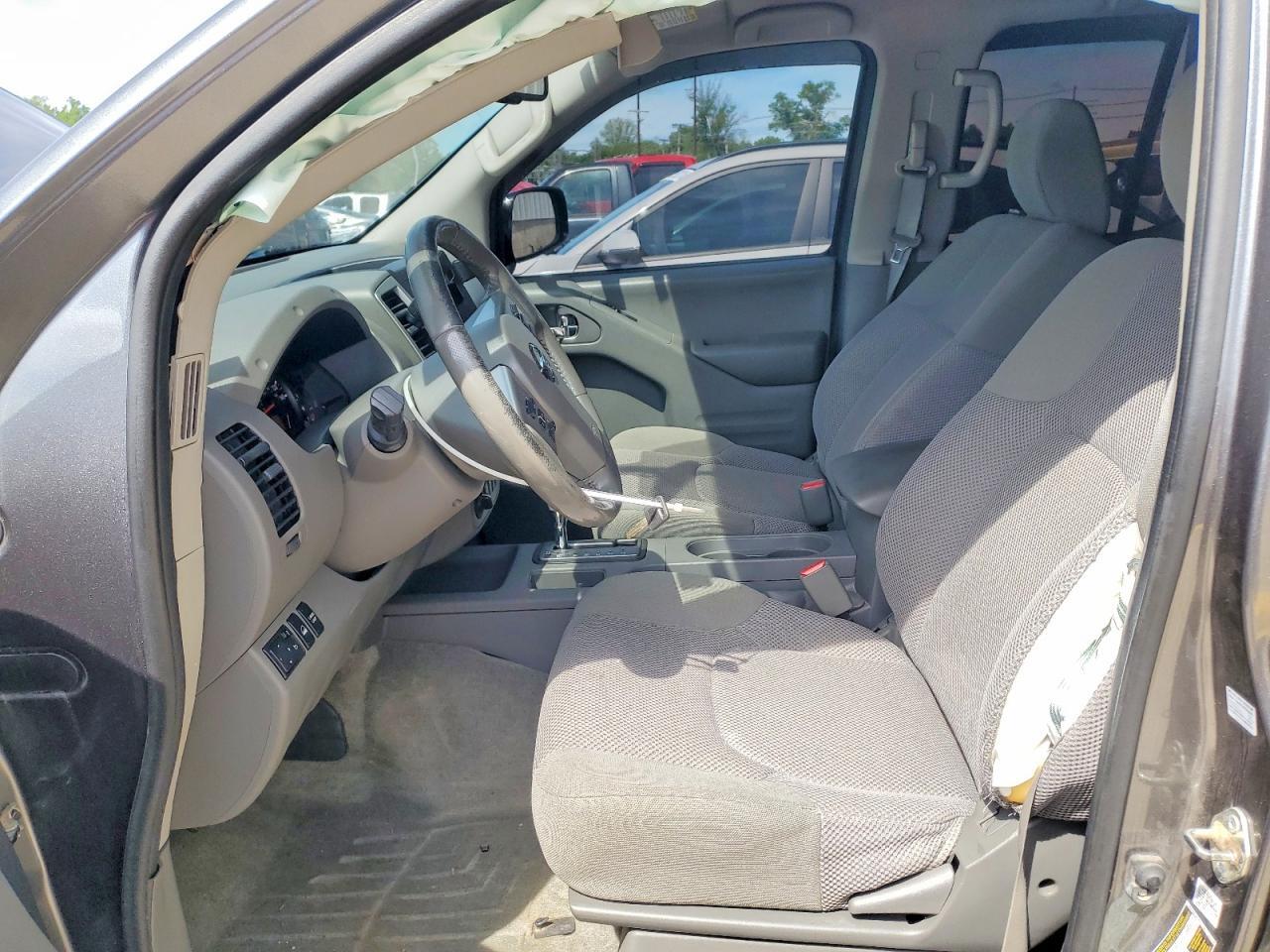 2018 NISSAN FRONTIER SV — Фото 7 из 13