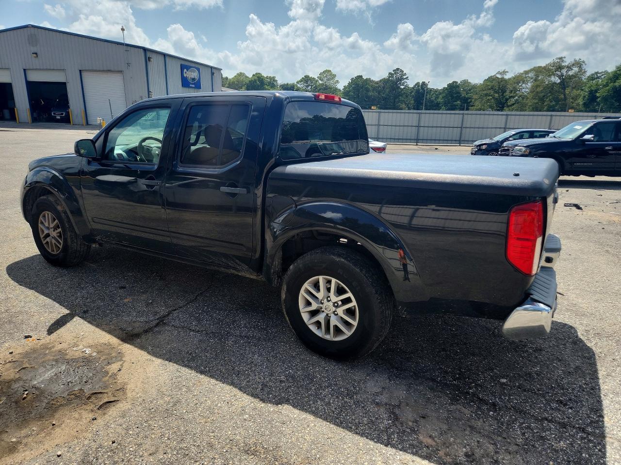 2018 NISSAN FRONTIER SV — Фото 2 из 12