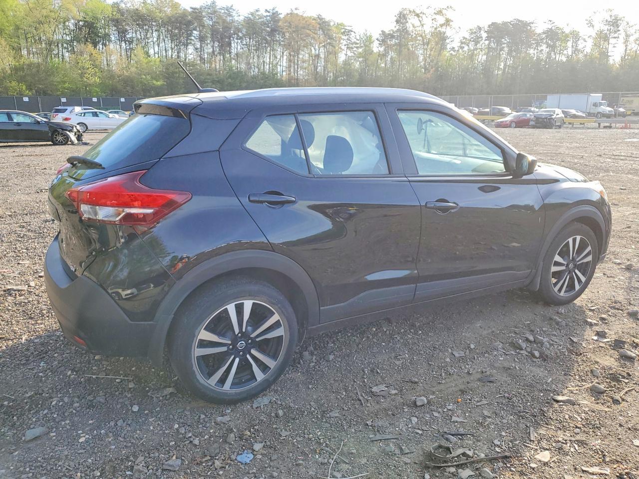 3N1CP5CU3JL542592 2018 NISSAN KICKS photo no. 3