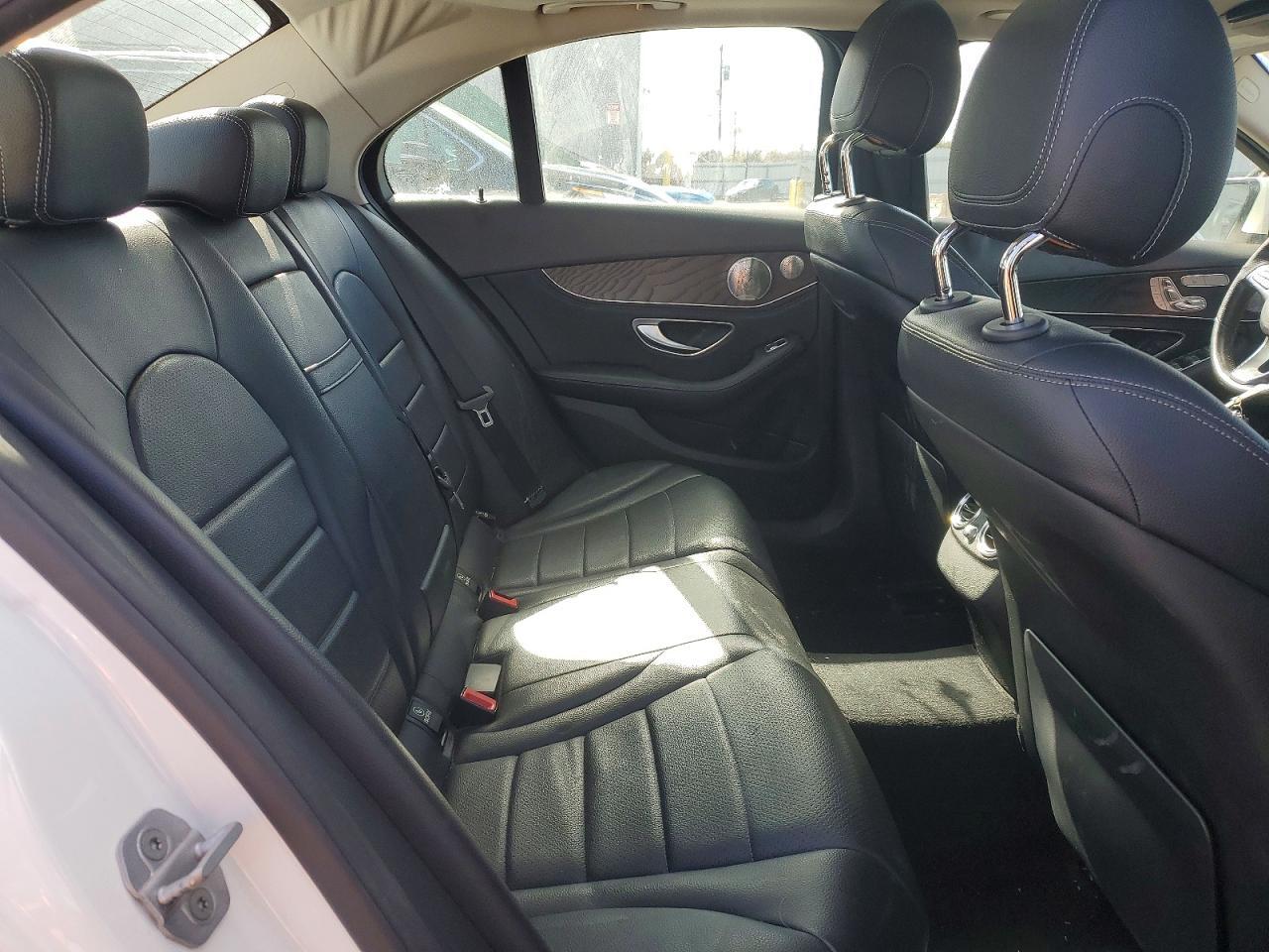 2015 MERCEDES-BENZ C 300 4MATIC — Фото 10 из 12