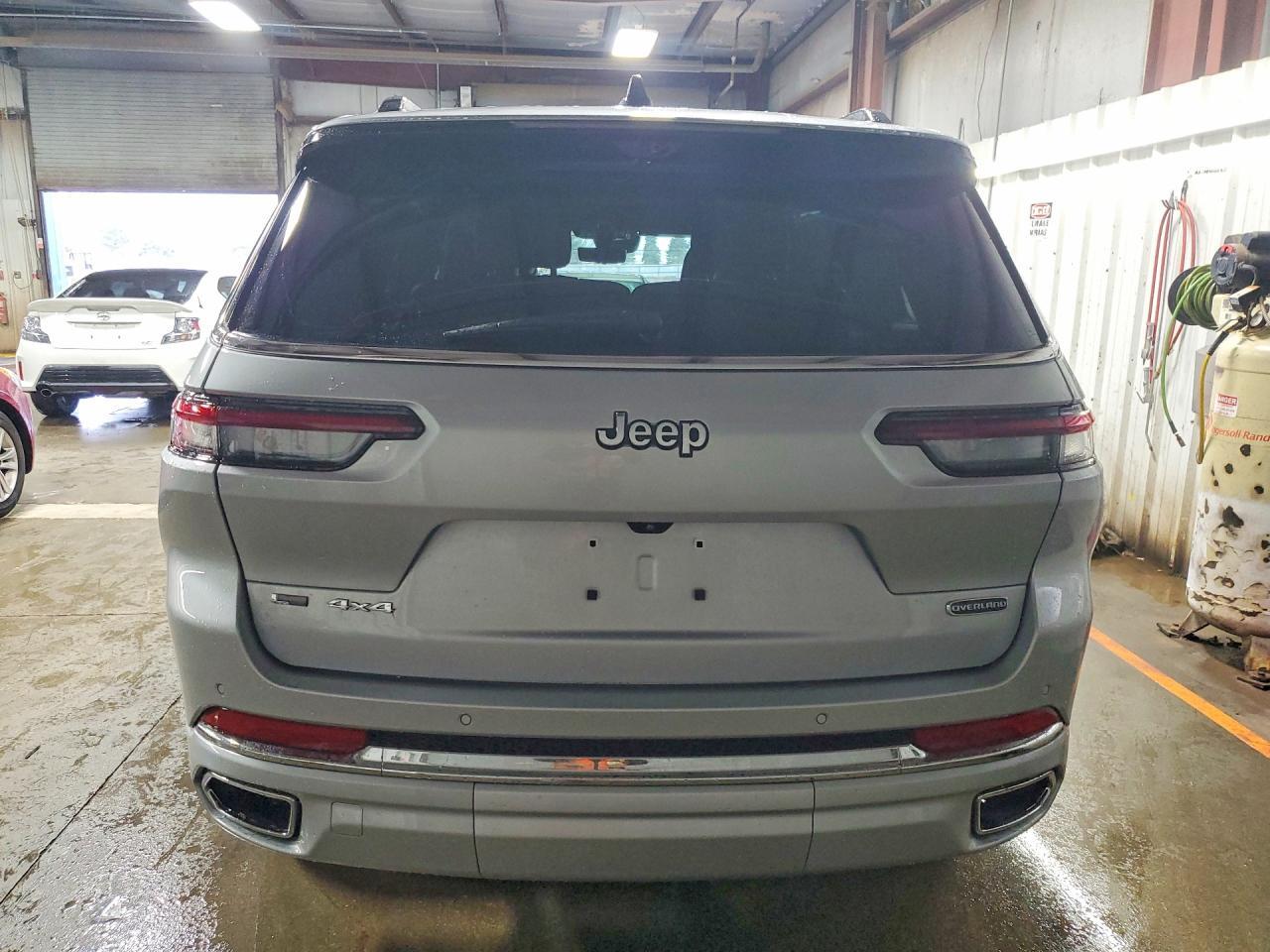 2023 JEEP GRAND CHEROKEE L OVERLAND — Фото 6 из 13