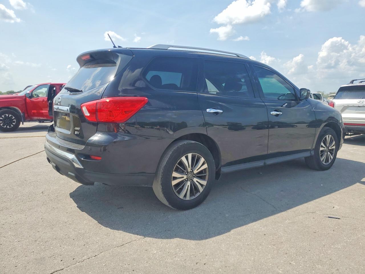 2018 NISSAN PATHFINDER SV — Фото 3 из 12