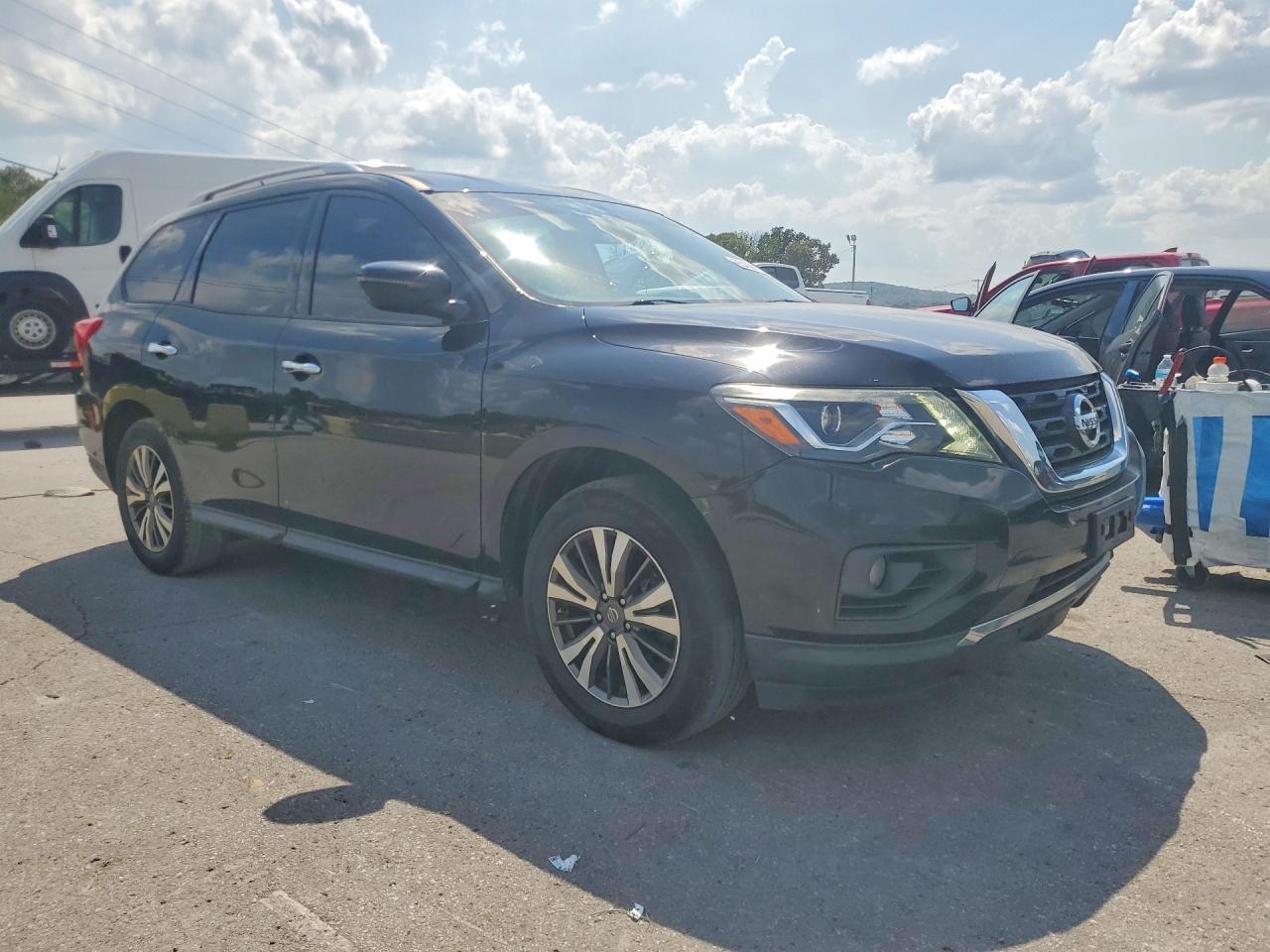 2018 NISSAN PATHFINDER SV — Фото 4 из 12