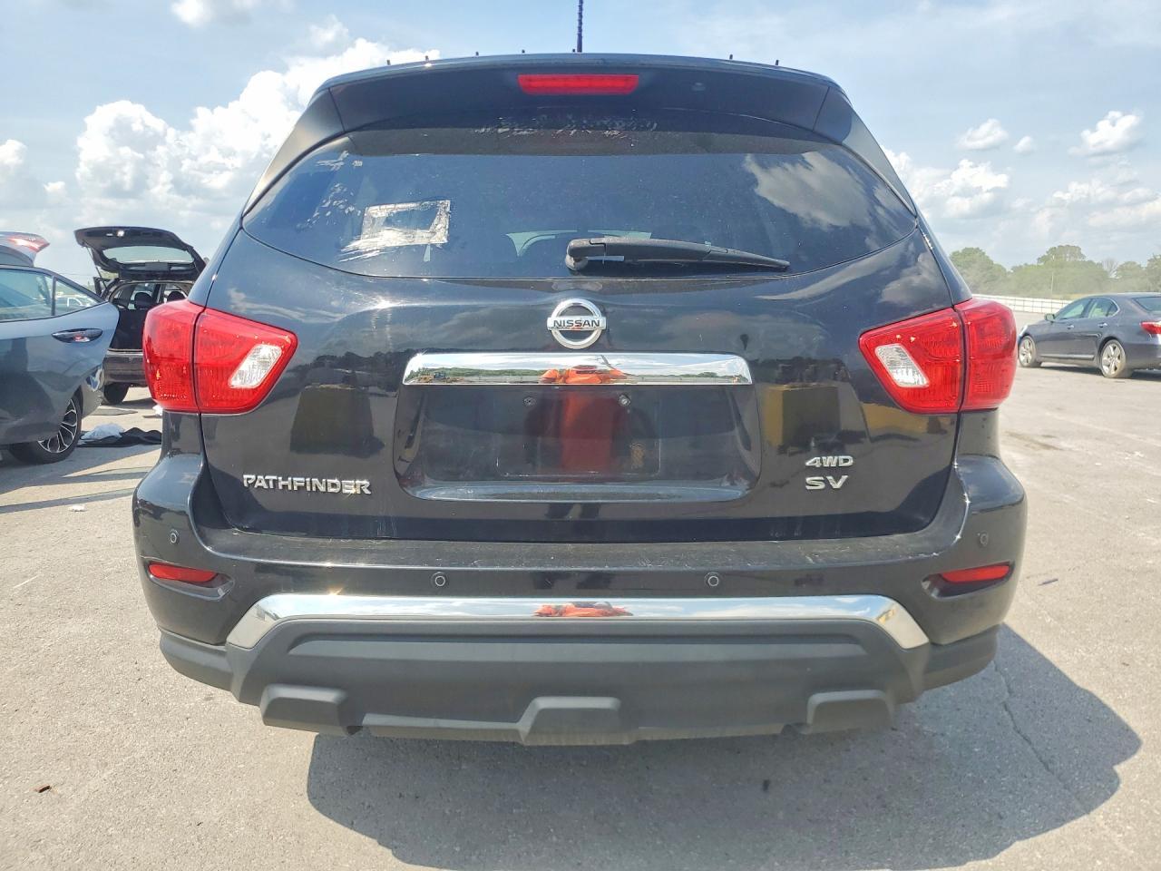 2018 NISSAN PATHFINDER SV — Фото 6 из 12