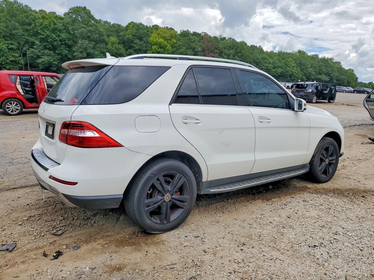 2015 MERCEDES-BENZ ML 350 — Фото 3 из 12