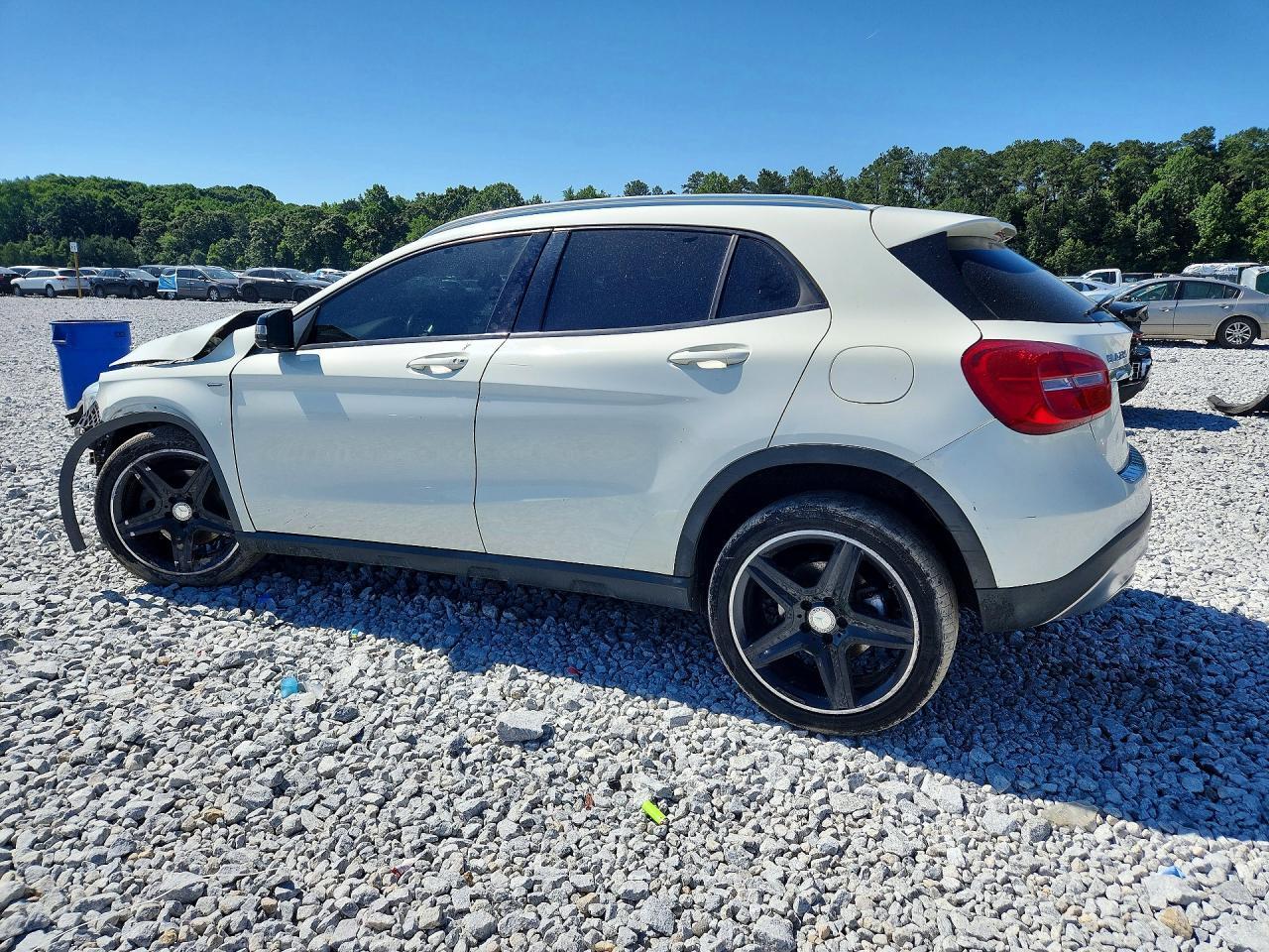 2015 MERCEDES-BENZ GLA 250 4MATIC — Фото 2 из 13