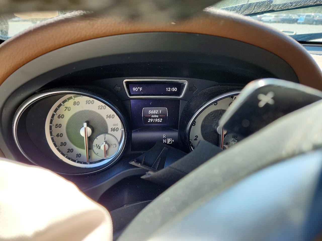 2015 MERCEDES-BENZ GLA 250 4MATIC — Фото 9 из 13