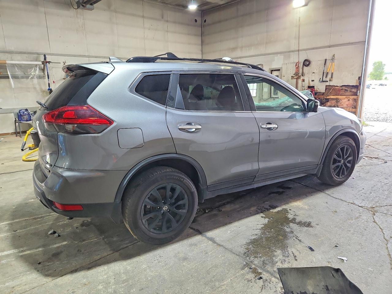 2018 NISSAN ROGUE SV — Фото 3 из 12