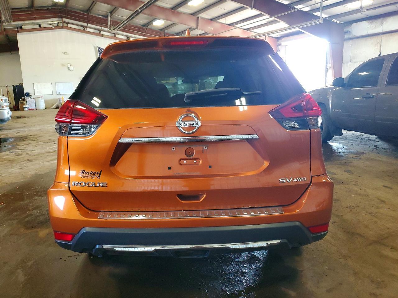 2018 NISSAN ROGUE SV — Фото 6 из 12